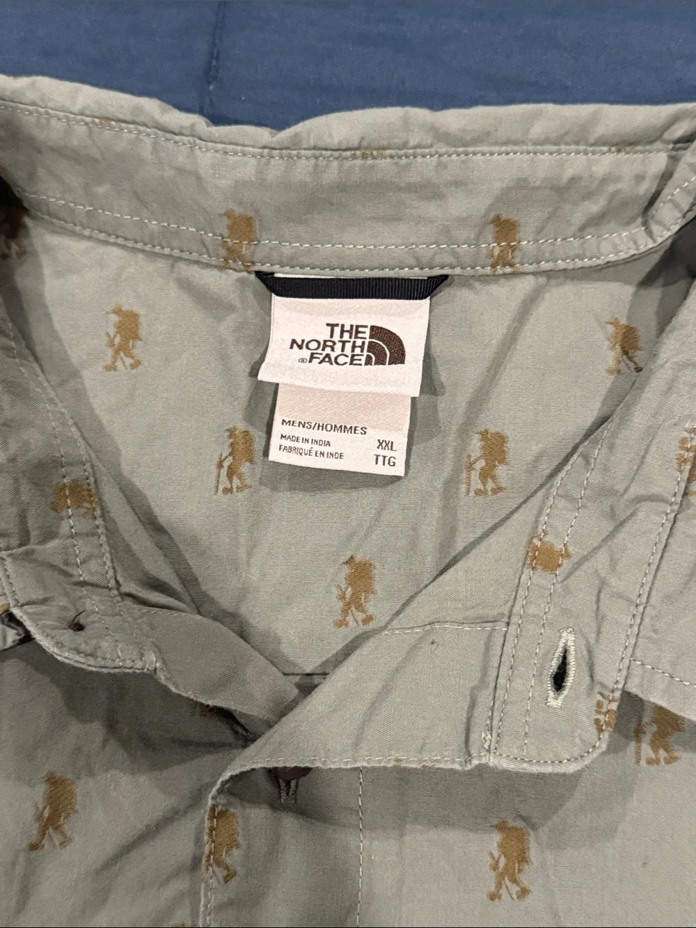 The North Face Light Green Short-Sleeve Button-Up Shirt with green Motif